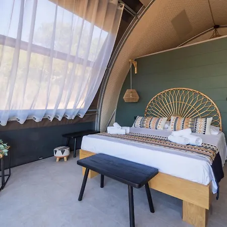 & Glamping Borgo Di Campagna 3* ポルト・サン・パーオロ