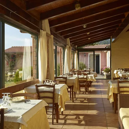 ホテル & Glamping Borgo Di Campagna ポルト・サン・パーオロ