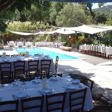 ホテル & Glamping Borgo Di Campagna 3*