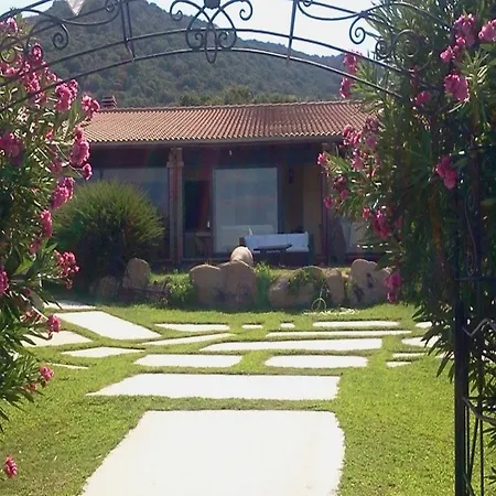 ホテル & Glamping Borgo Di Campagna