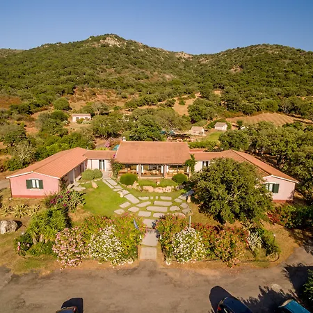 & Glamping Borgo Di Campagna Porto San Paolo (Sardinia)