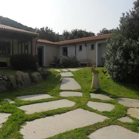 & Glamping Borgo Di Campagna מלון