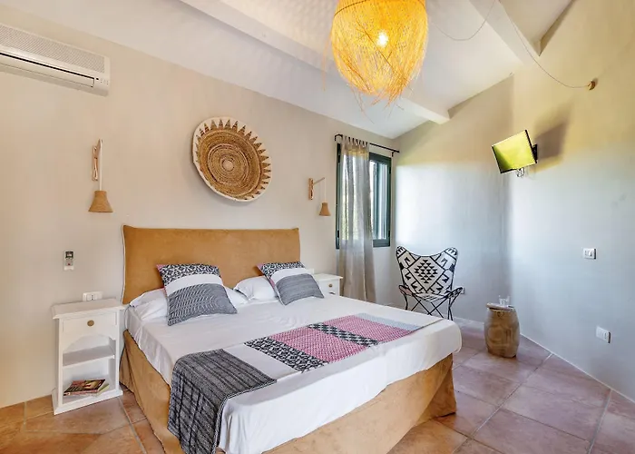 Hotel & Glamping Borgo Di Campagna Porto San Paolo (Sardinia)