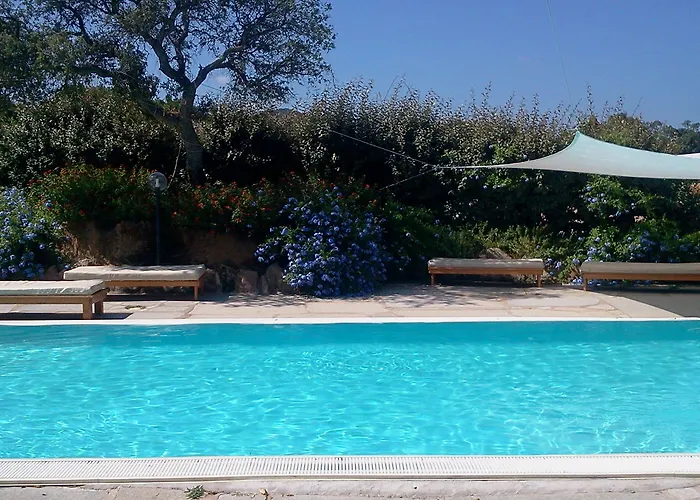 & Glamping Borgo Di Campagna Hotel Porto San Paolo (Sardinia)