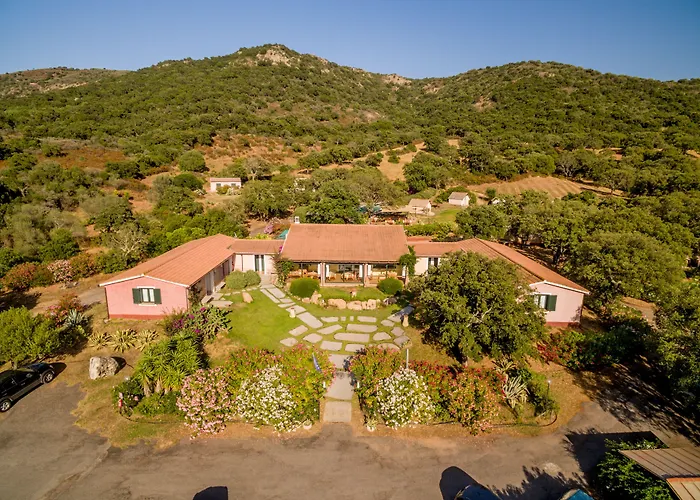 & Glamping Borgo Di Campagna Porto San Paolo (Sardinia)